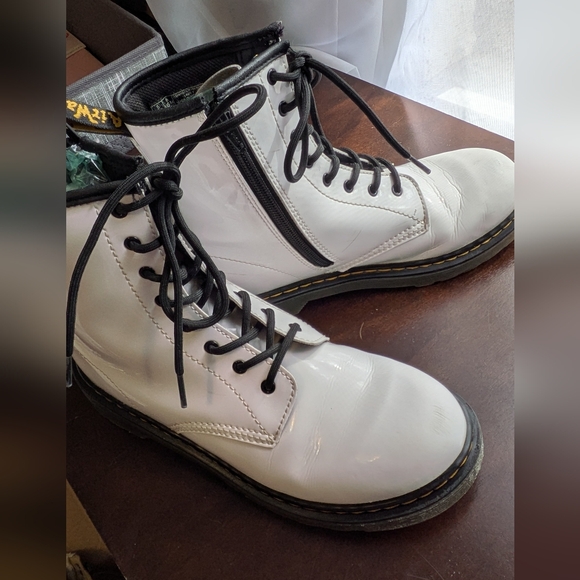Dr. Martens Shoes - Dr. Martens 1460 Y White Lace Up Boots With Zipper. Size 7 Women, 6 Men.